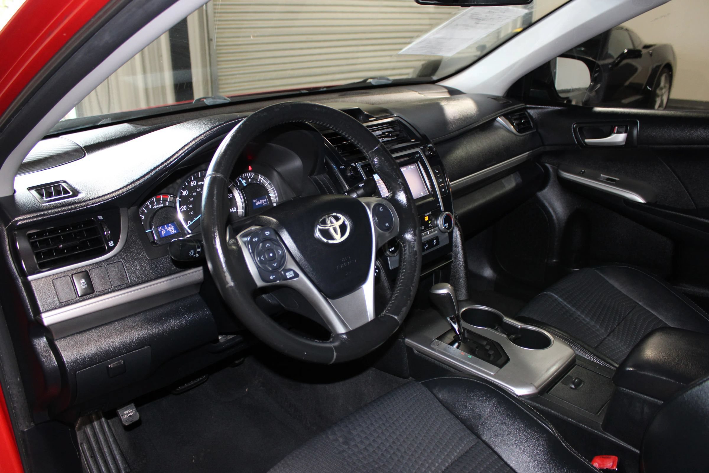 Used 2012 Toyota Camry SE FWD image 20