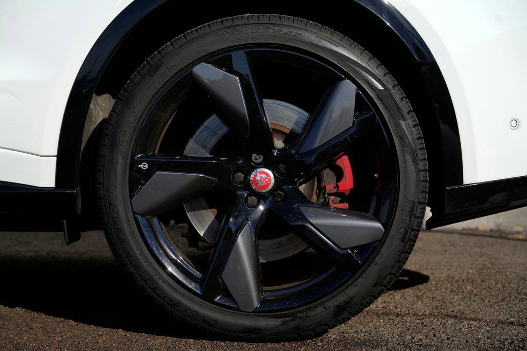 Used 2022 Jaguar F-PACE SVR image 14