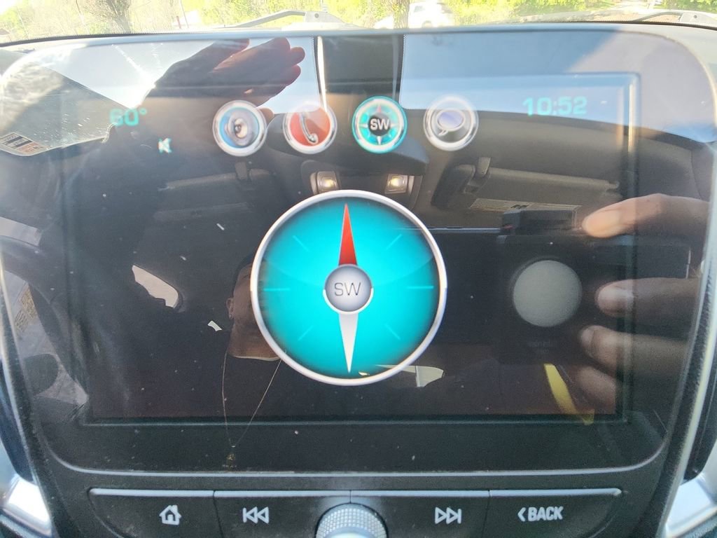 Used 2017 Chevrolet Malibu LT FWD image 20