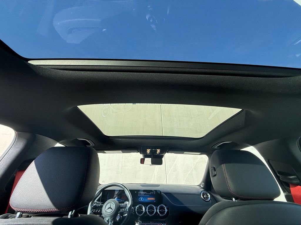 Used 2025 Mercedes-Benz GLA 35 AMG 4MATIC image 7