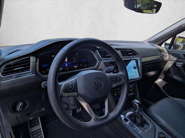 Used 2023 Volkswagen Tiguan SE R-Line FWD image 10