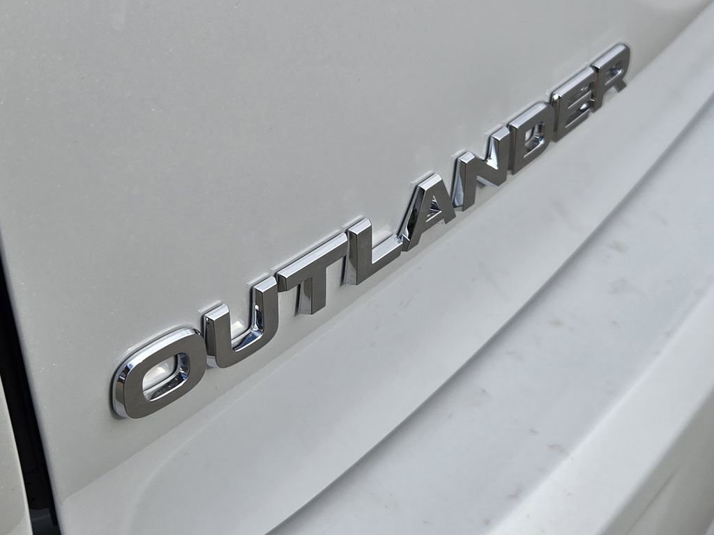 New 2026 Mitsubishi Outlander SE image 7