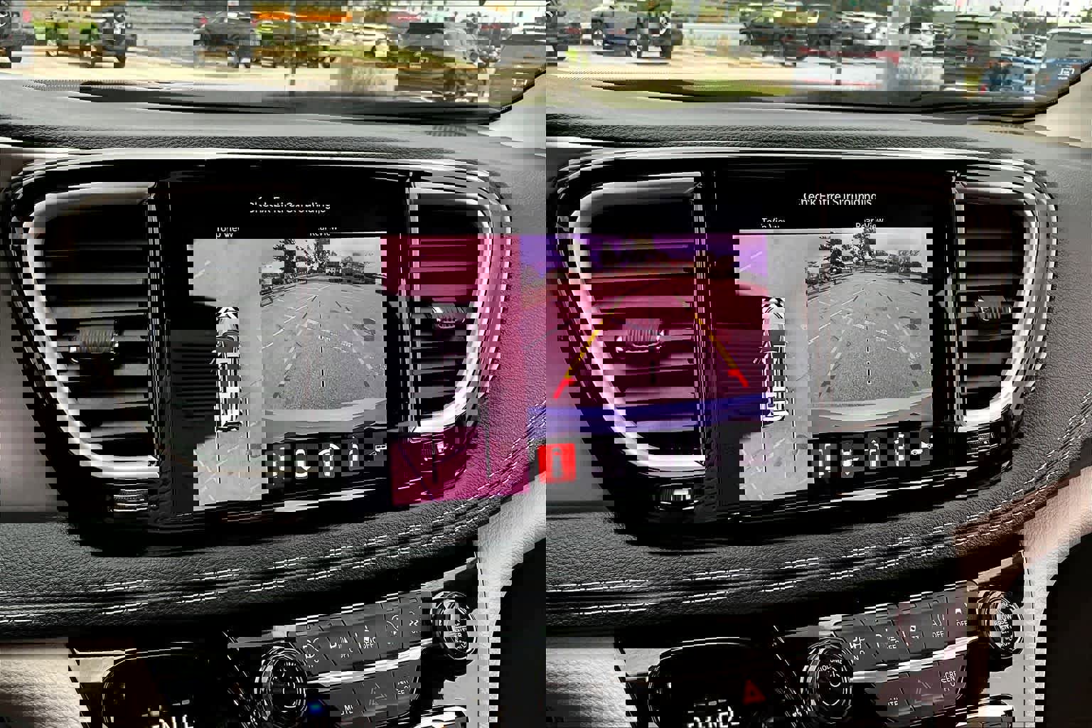 Used 2023 Chrysler Pacifica Touring-L image 27