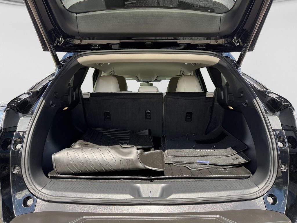 Certified 2025 Nissan Murano SV image 18