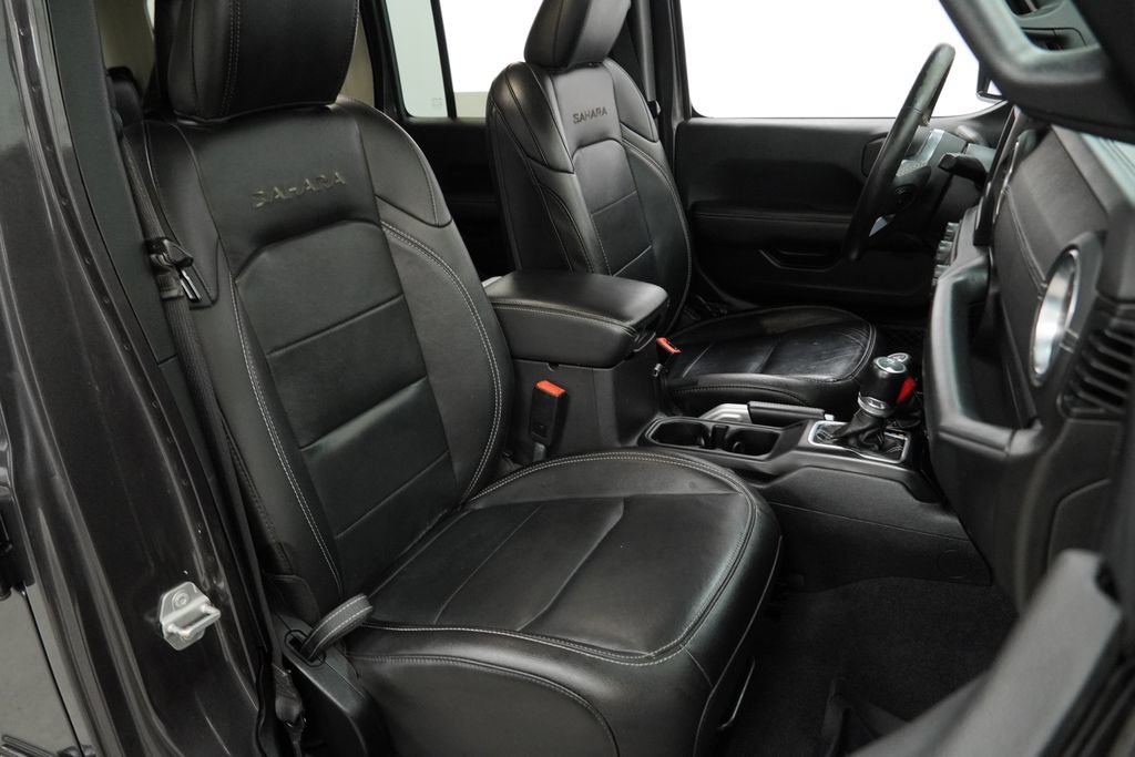 Used 2020 Jeep Wrangler Unlimited Sahara w/ Cold Weather Group AWD/4WD image 30
