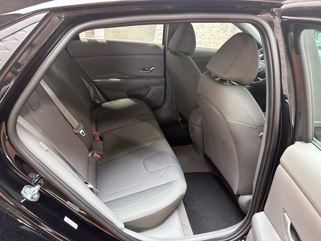 New 2026 Hyundai Elantra SE FWD image 12