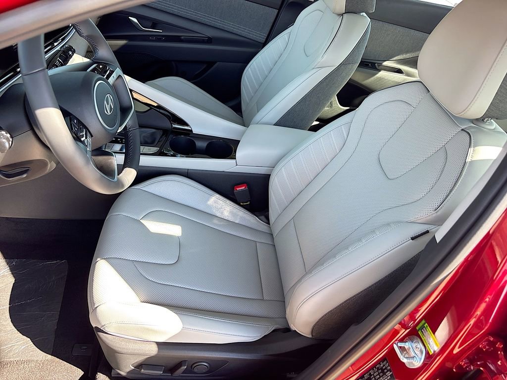New 2025 Hyundai Elantra Limited image 22