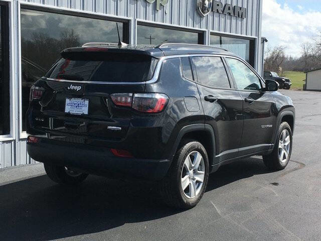 Used 2022 Jeep Compass Latitude image 3