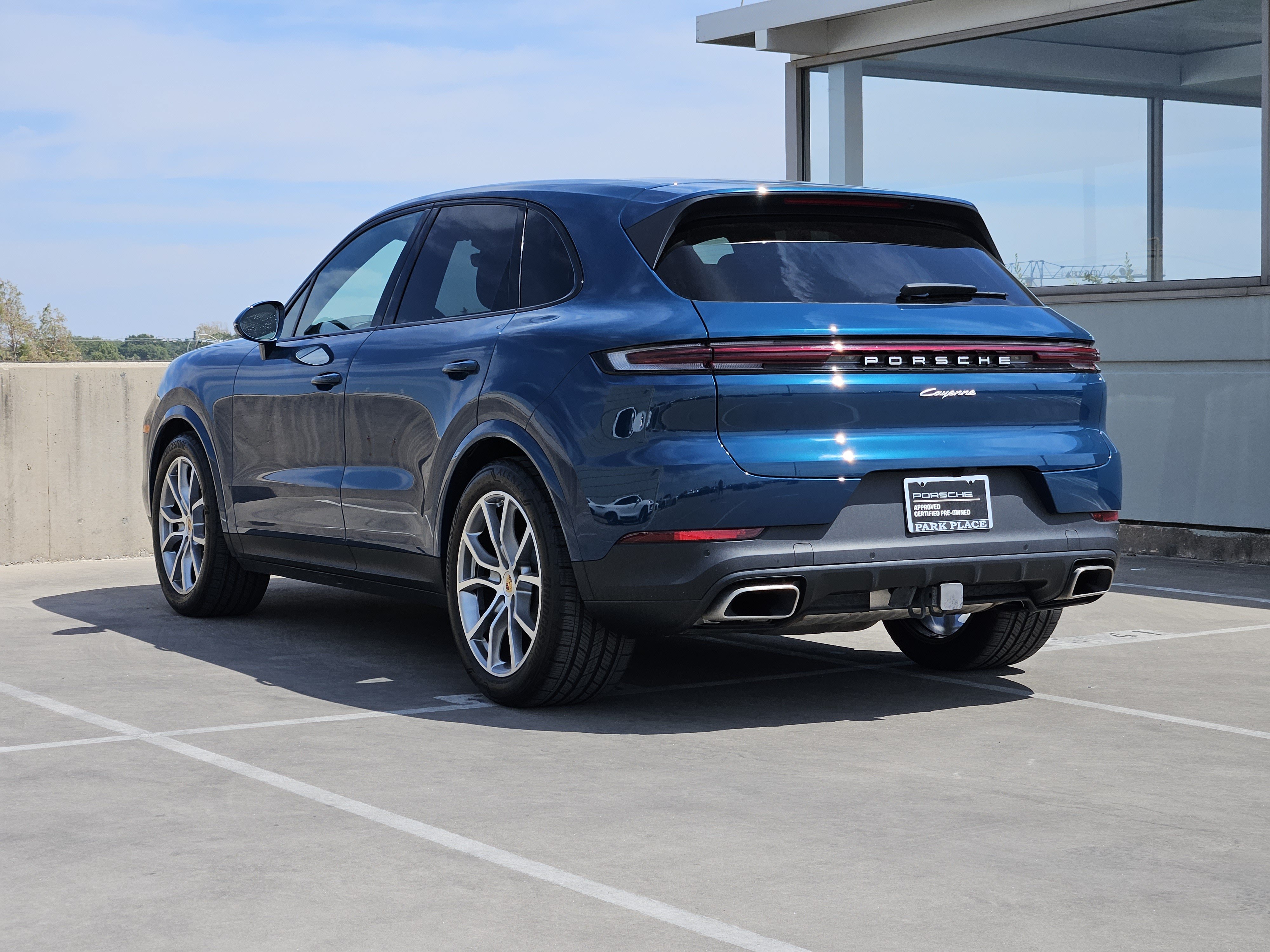Certified 2024 Porsche Cayenne AWD/4WD image 3