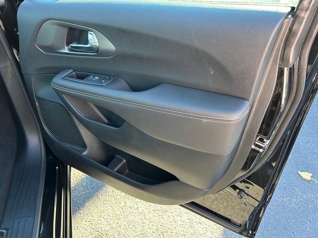 New 2026 Chrysler Pacifica Select image 30