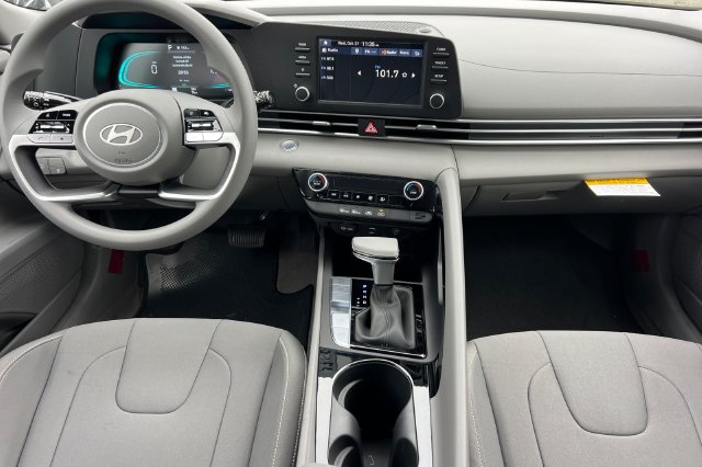 New 2026 Hyundai Elantra Hybrid FWD image 12