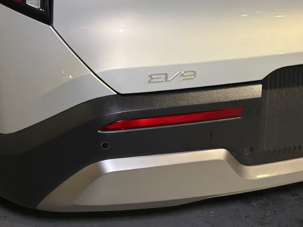 Certified 2024 Kia EV9 Wind AWD/4WD image 6