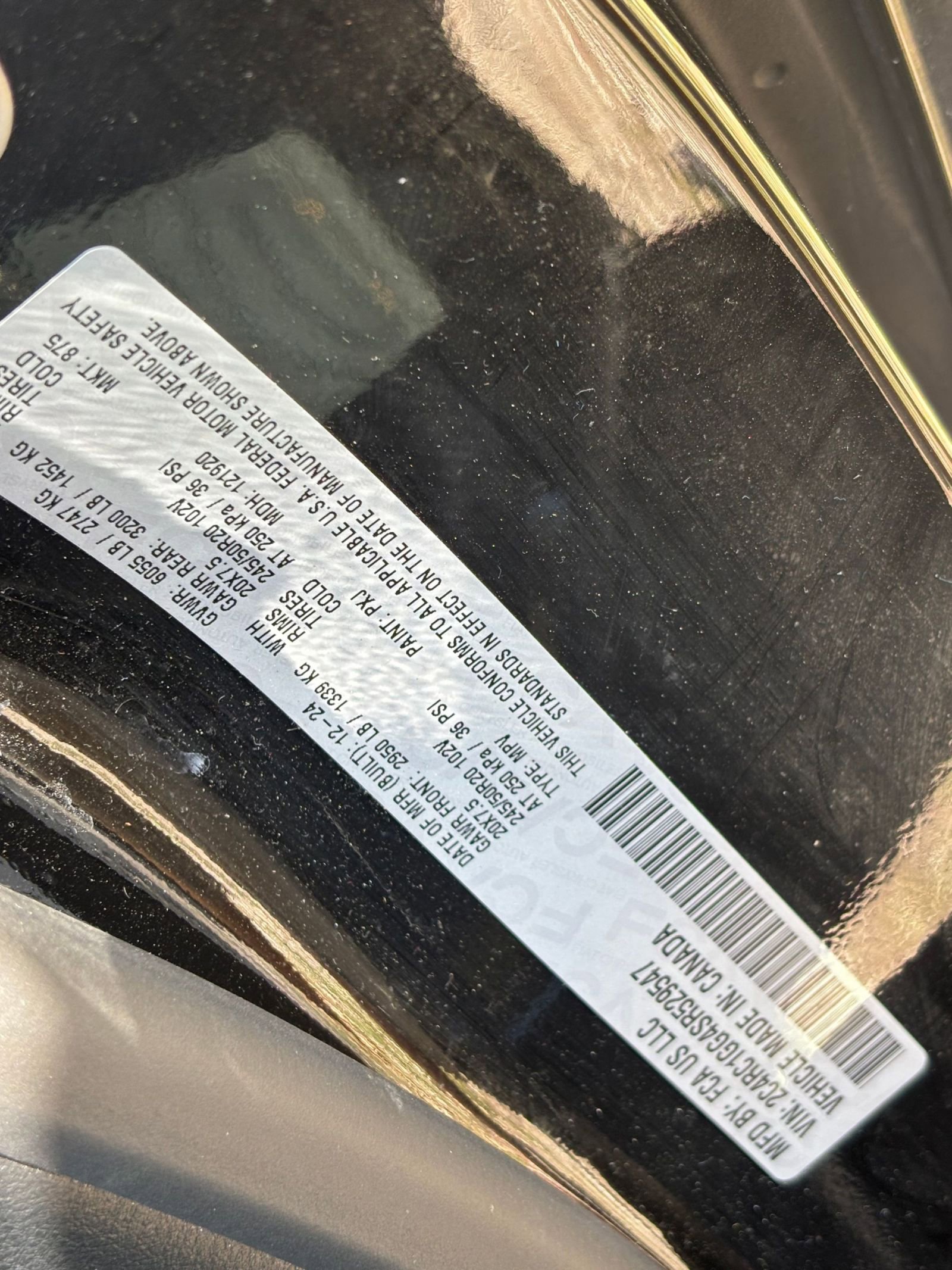 Used 2025 Chrysler Pacifica Limited image 9