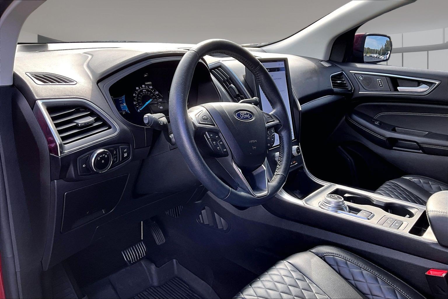Used 2024 Ford Edge Titanium AWD/4WD image 19