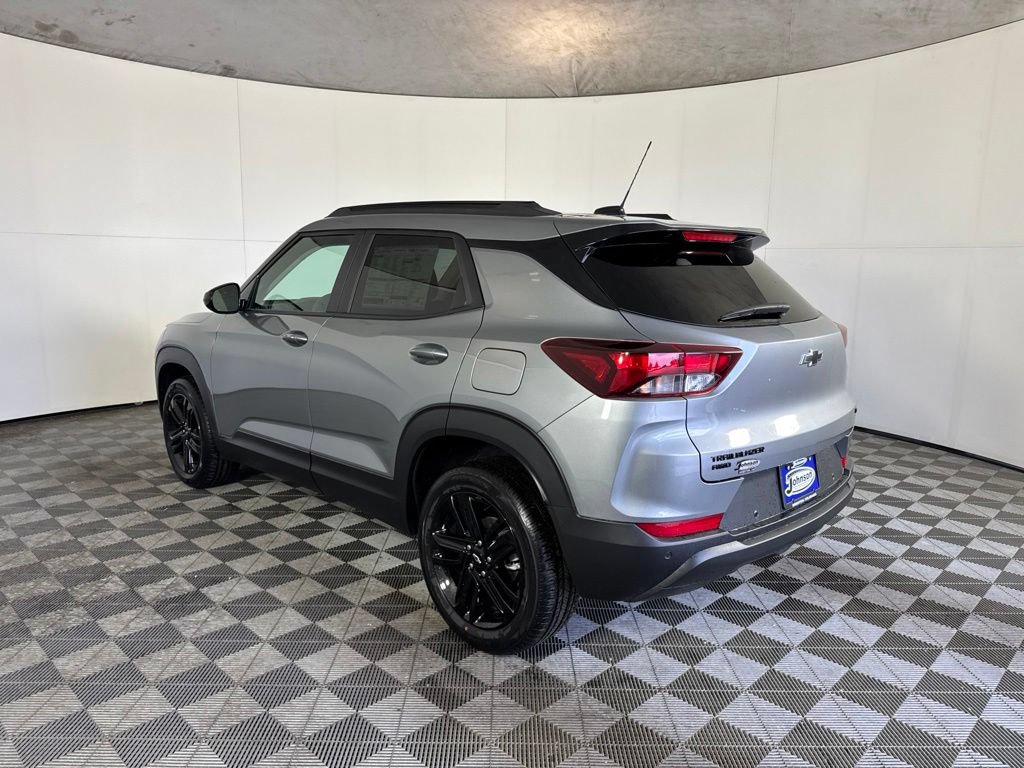 New 2026 Chevrolet TrailBlazer LT w/ Midnight Edition AWD/4WD image 7