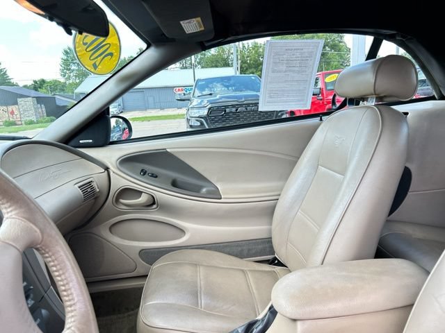 Used 2003 Ford Mustang Convertible RWD image 27