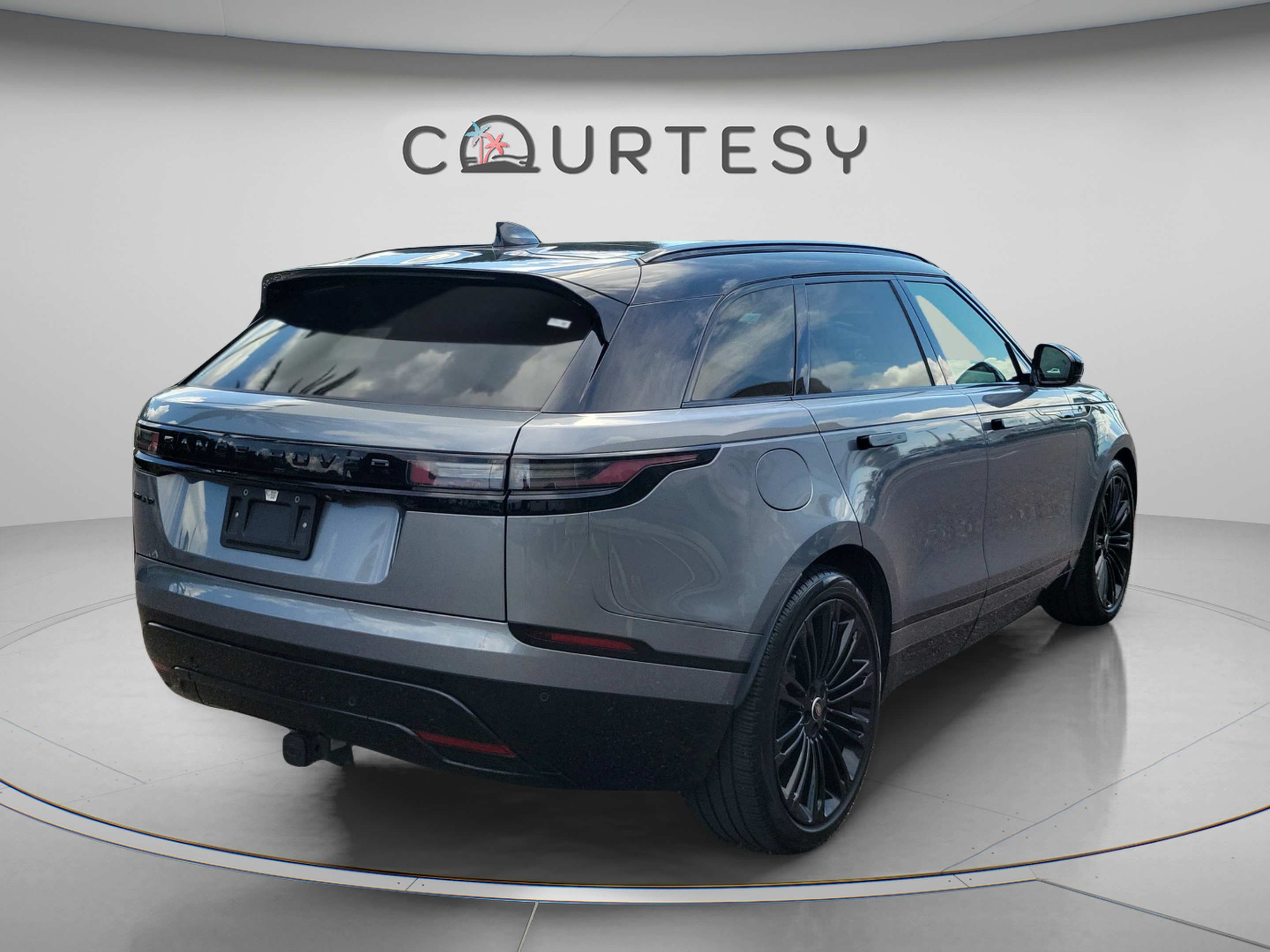 Used 2024 Land Rover Range Rover Velar Dynamic SE AWD/4WD image 5