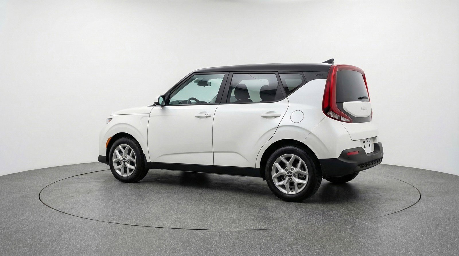 Used 2025 Kia Soul LX w/ LX Technology Package FWD image 6