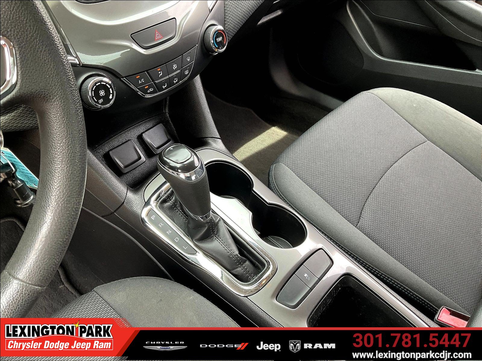 Used 2017 Chevrolet Cruze LT FWD image 17