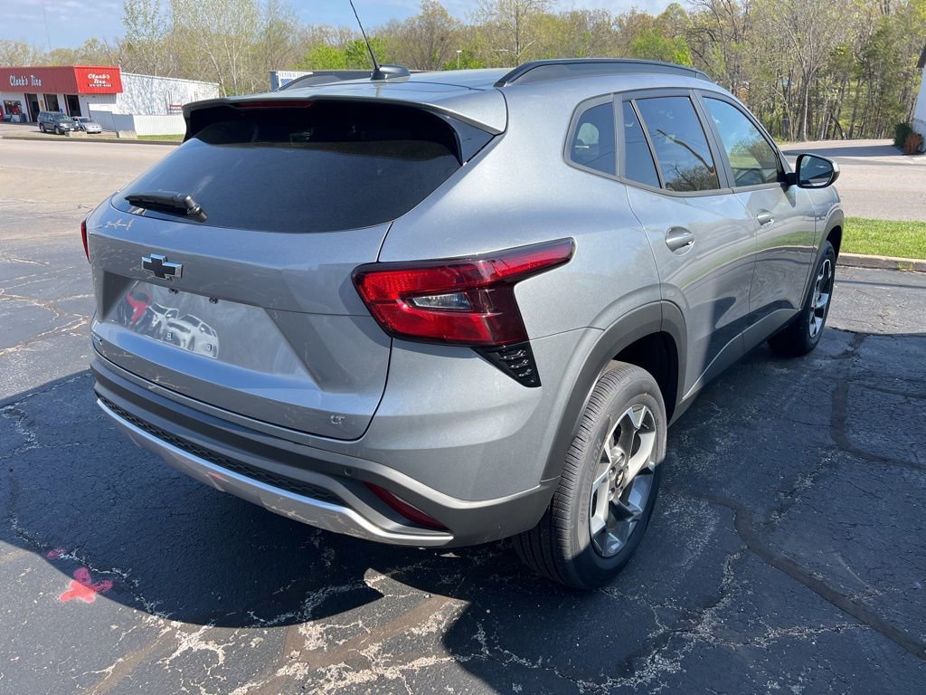 New 2026 Chevrolet Trax LT w/ Driver Confidence Package FWD image 5