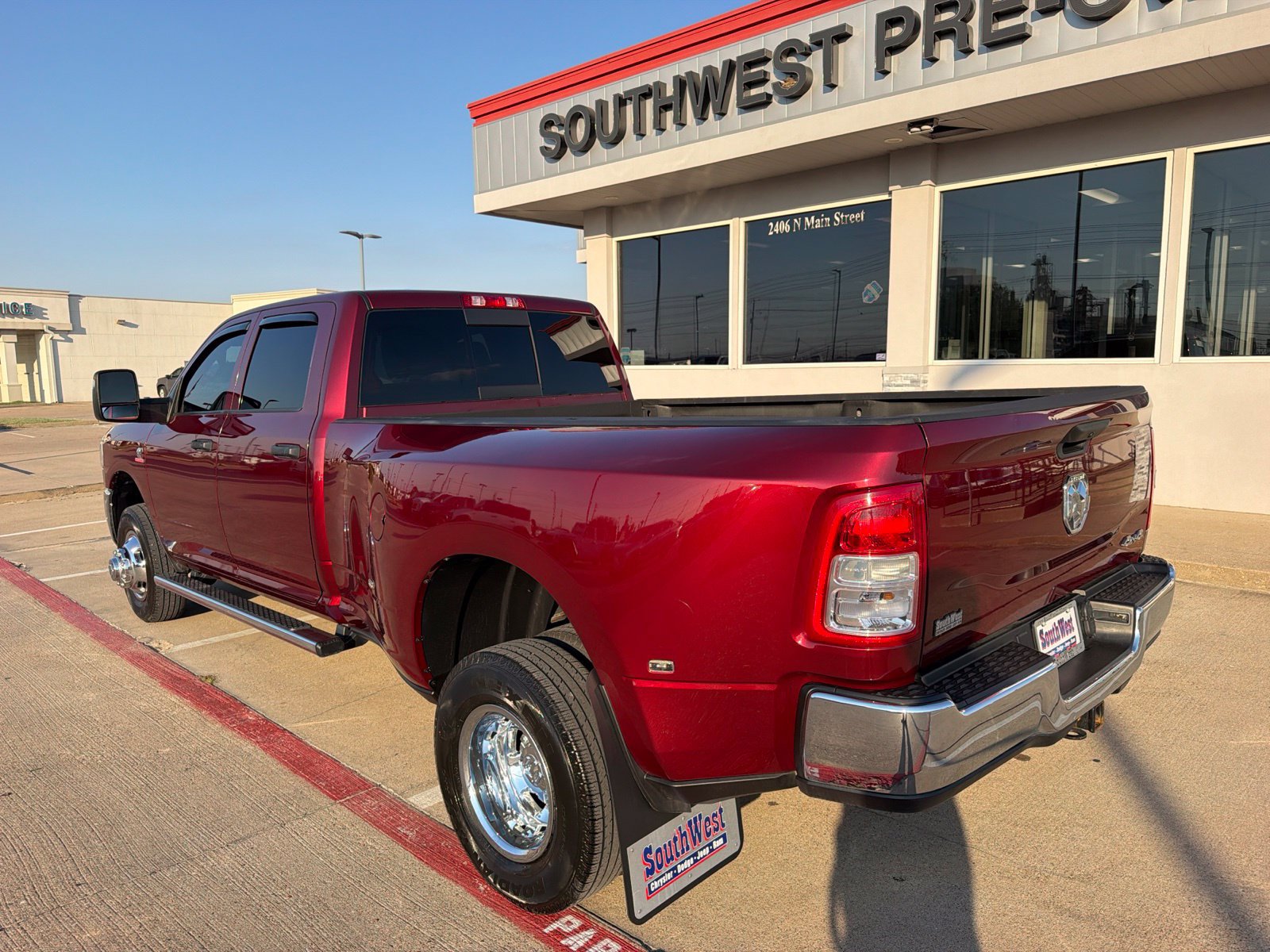 Used 2024 RAM 3500 Tradesman w/ Chrome Appearance Group AWD/4WD image 7