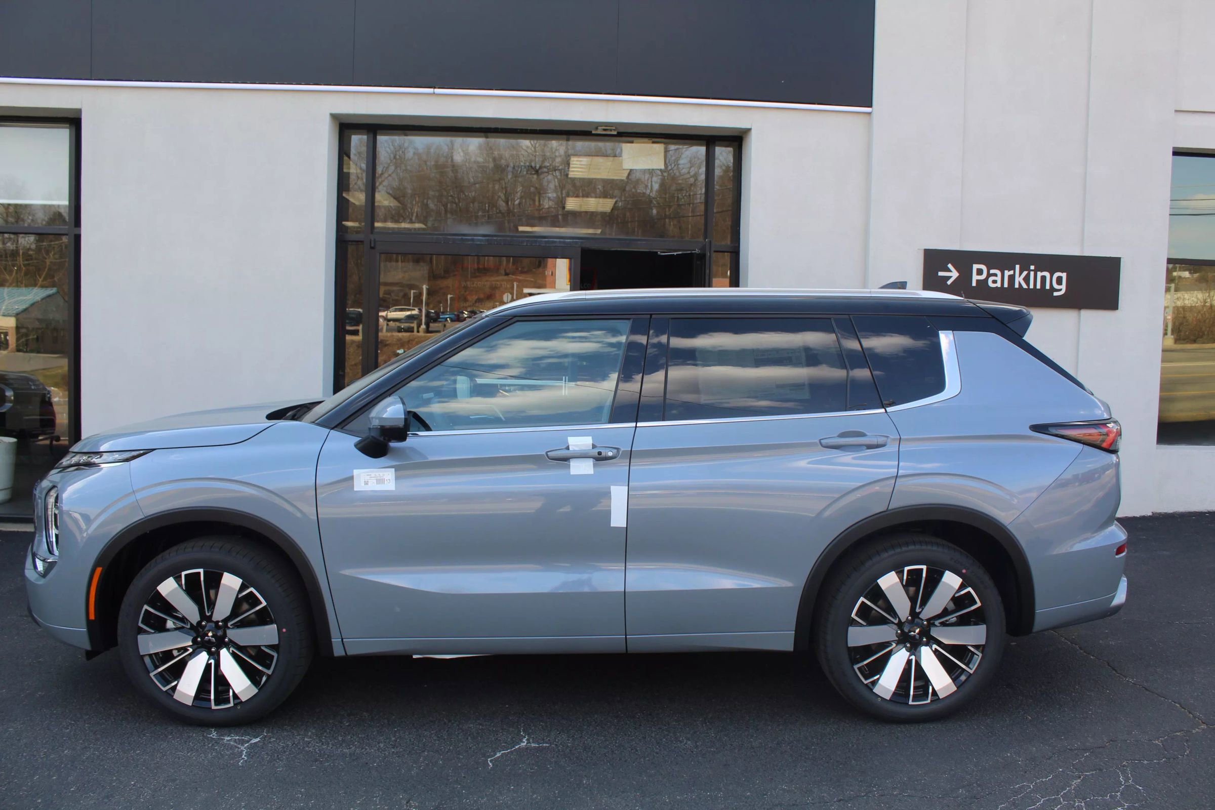 New 2025 Mitsubishi Outlander SEL