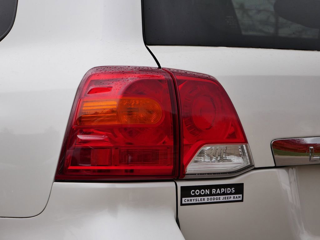 Used 2015 Toyota Land Cruiser image 77