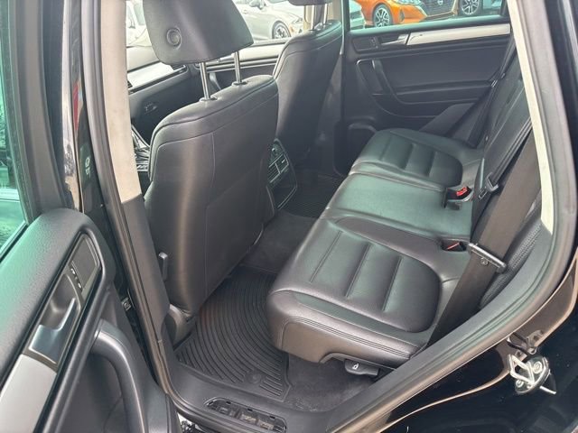 Used 2011 Volkswagen Touareg VR6 image 15