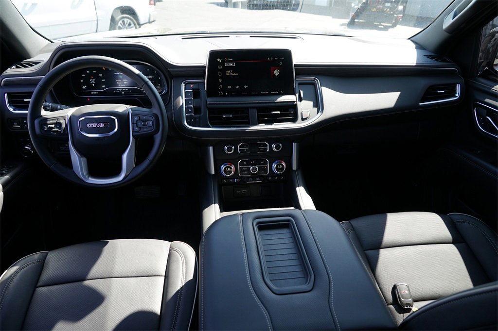 Used 2023 GMC Yukon XL SLT w/ SLT Luxury Package image 25