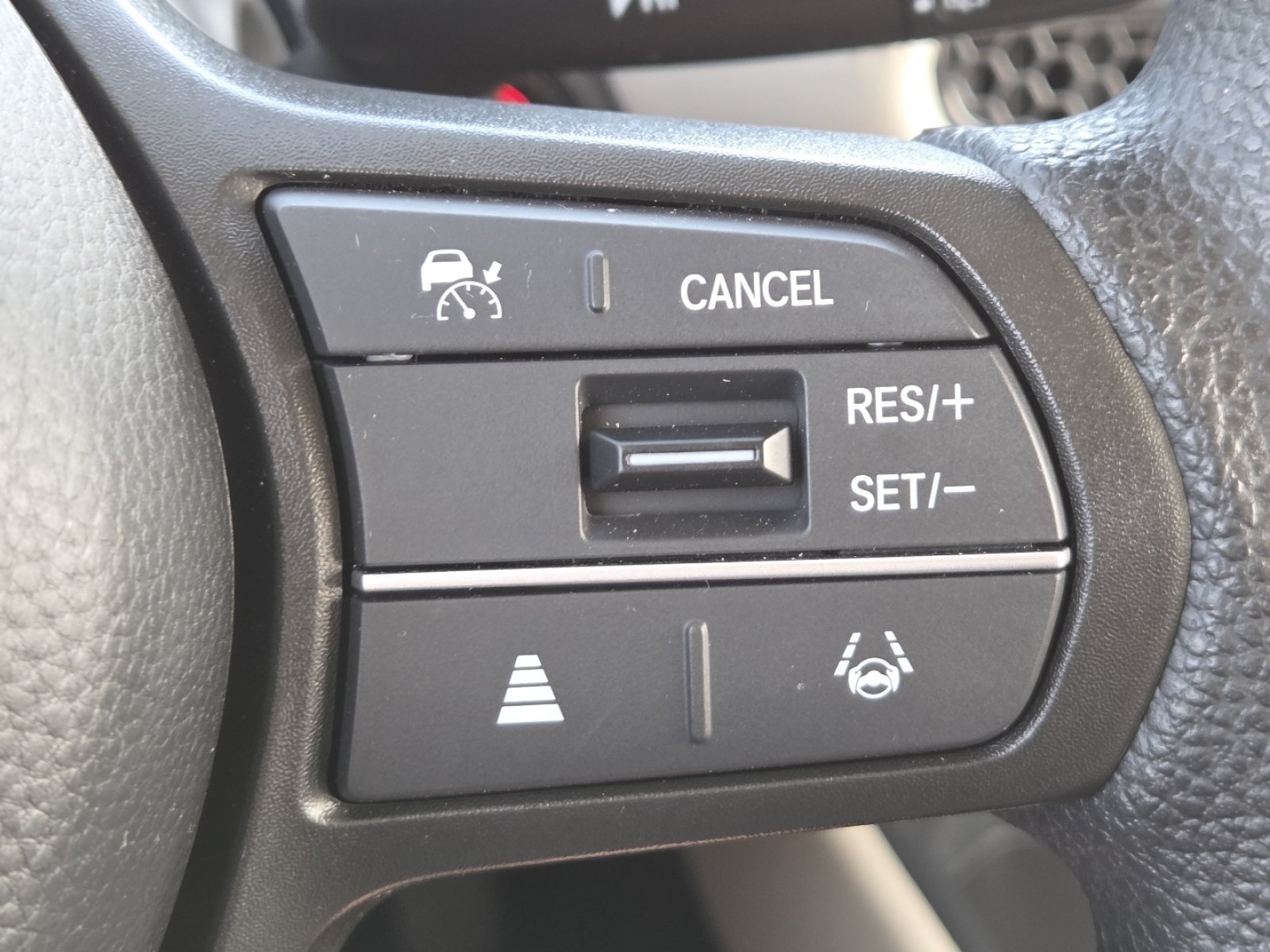 Used 2025 Honda HR-V LX image 6