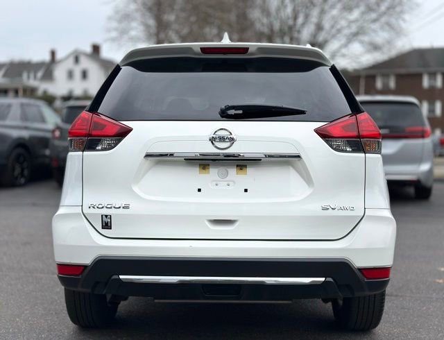 Used 2017 Nissan Rogue SV image 4