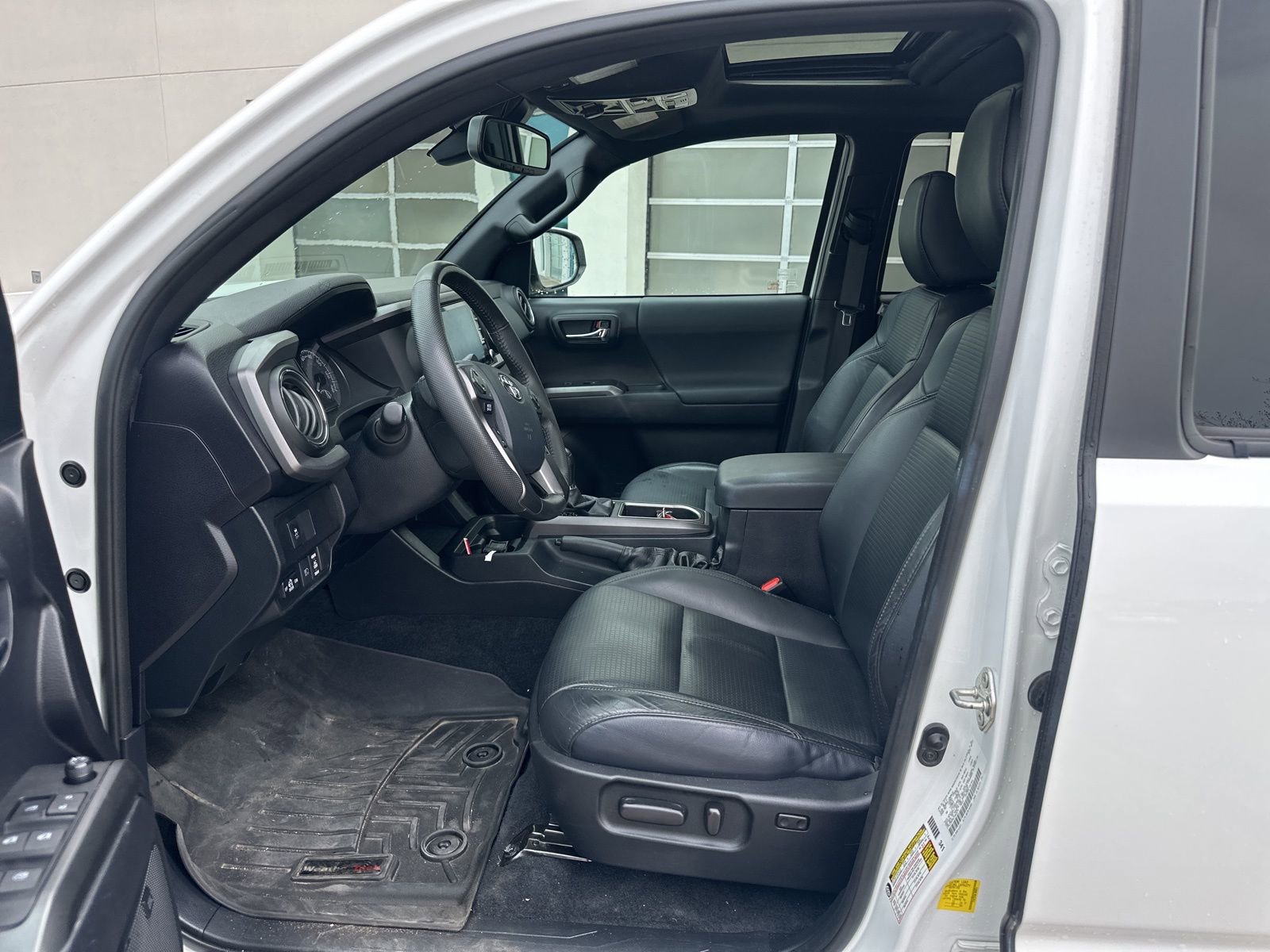 Used 2020 Toyota Tacoma TRD Off-Road w/ TRD Premium Off Road Package AWD/4WD image 6