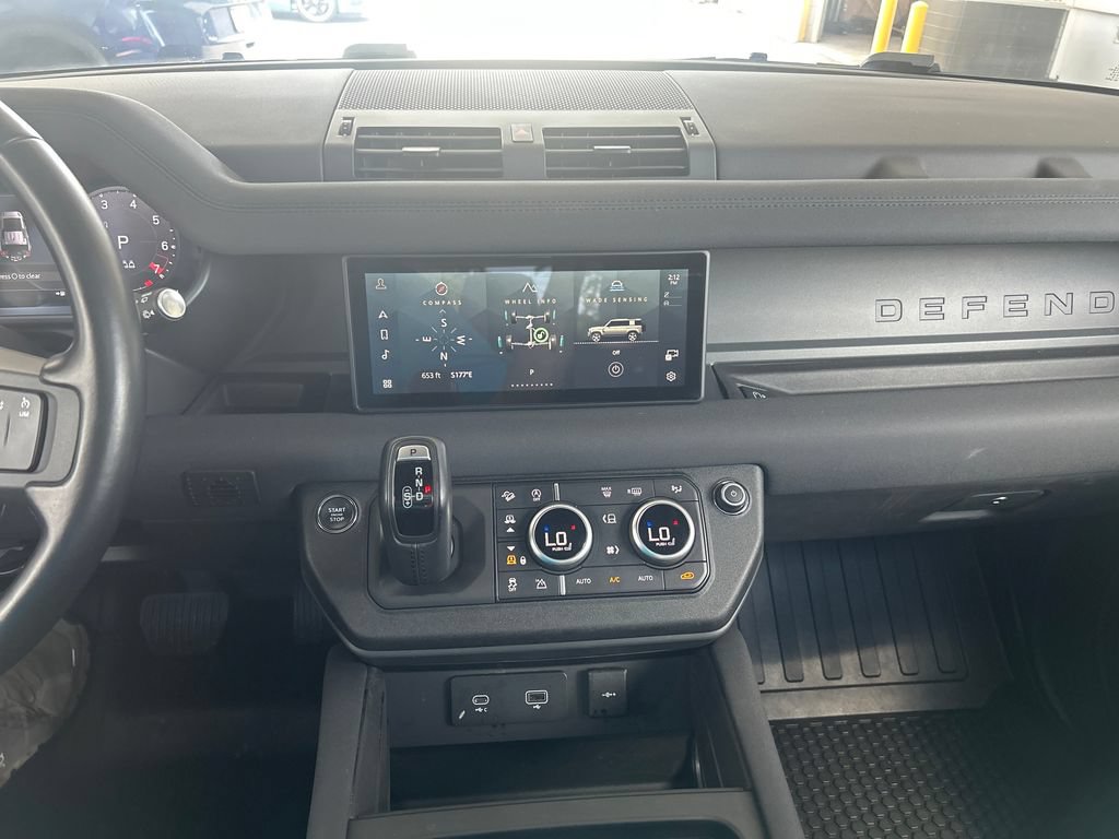 Used 2023 Land Rover Defender 110 X-Dynamic SE AWD/4WD image 22