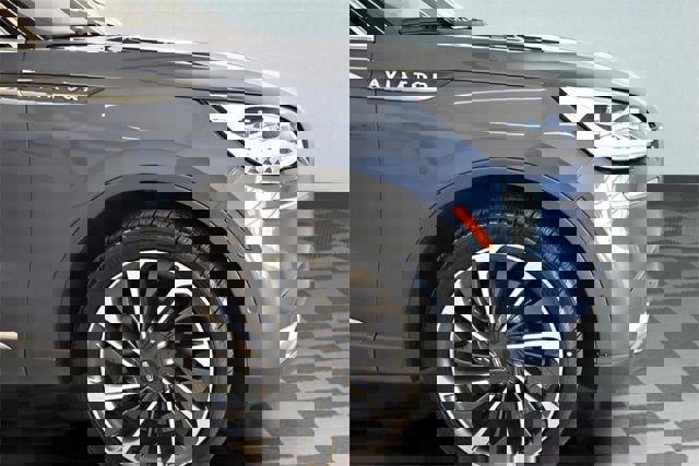 Used 2021 Lincoln Aviator Reserve w/ Equipment Group 202A image 13