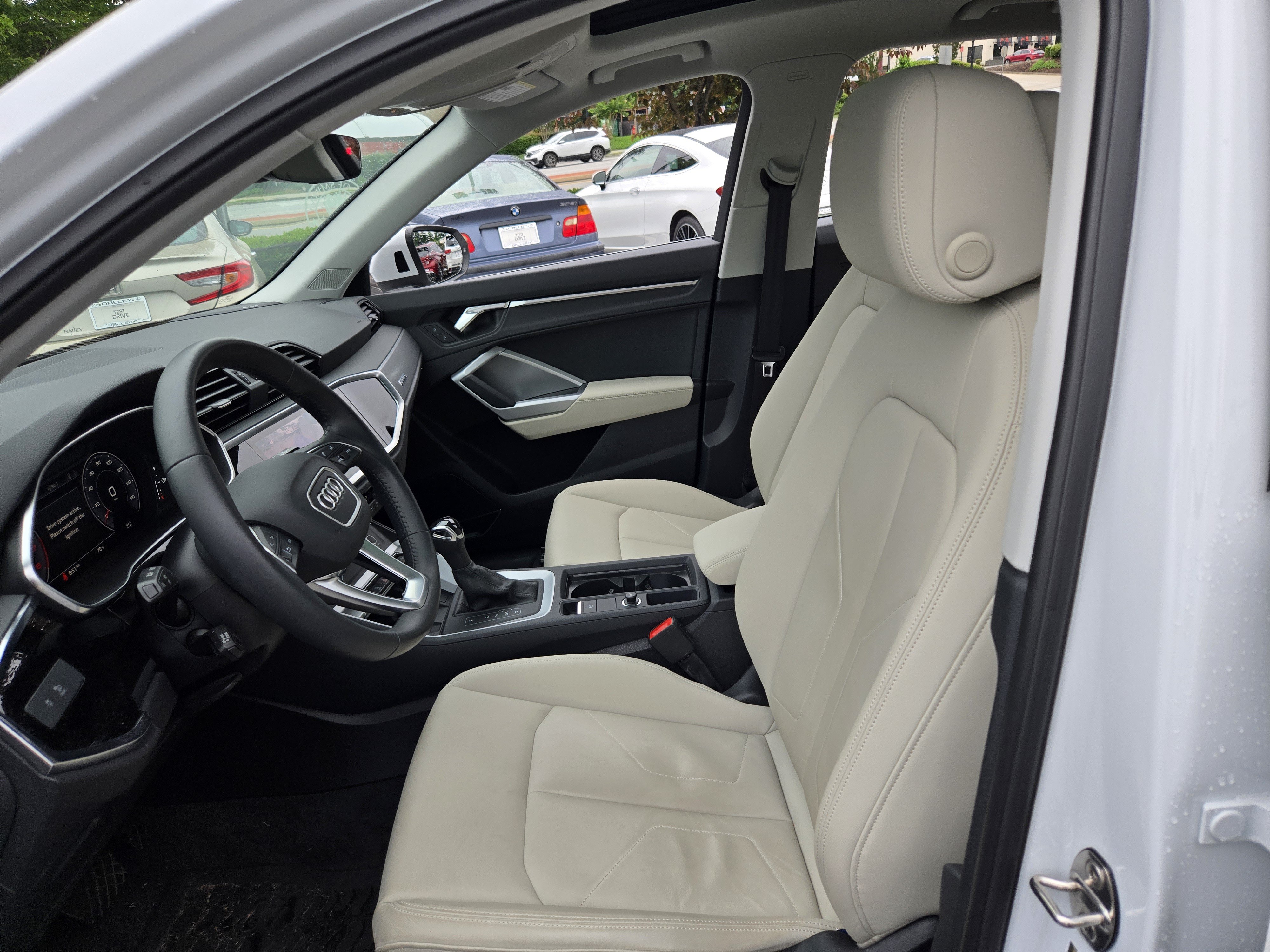 Used 2020 Audi Q3 2.0T Premium Plus AWD/4WD image 15