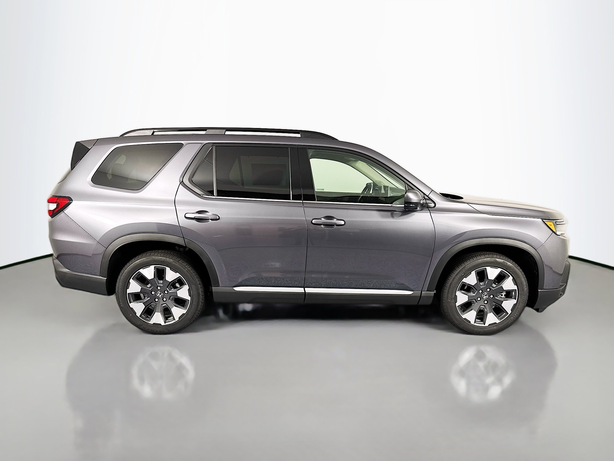 New 2026 Honda Pilot Touring image 4