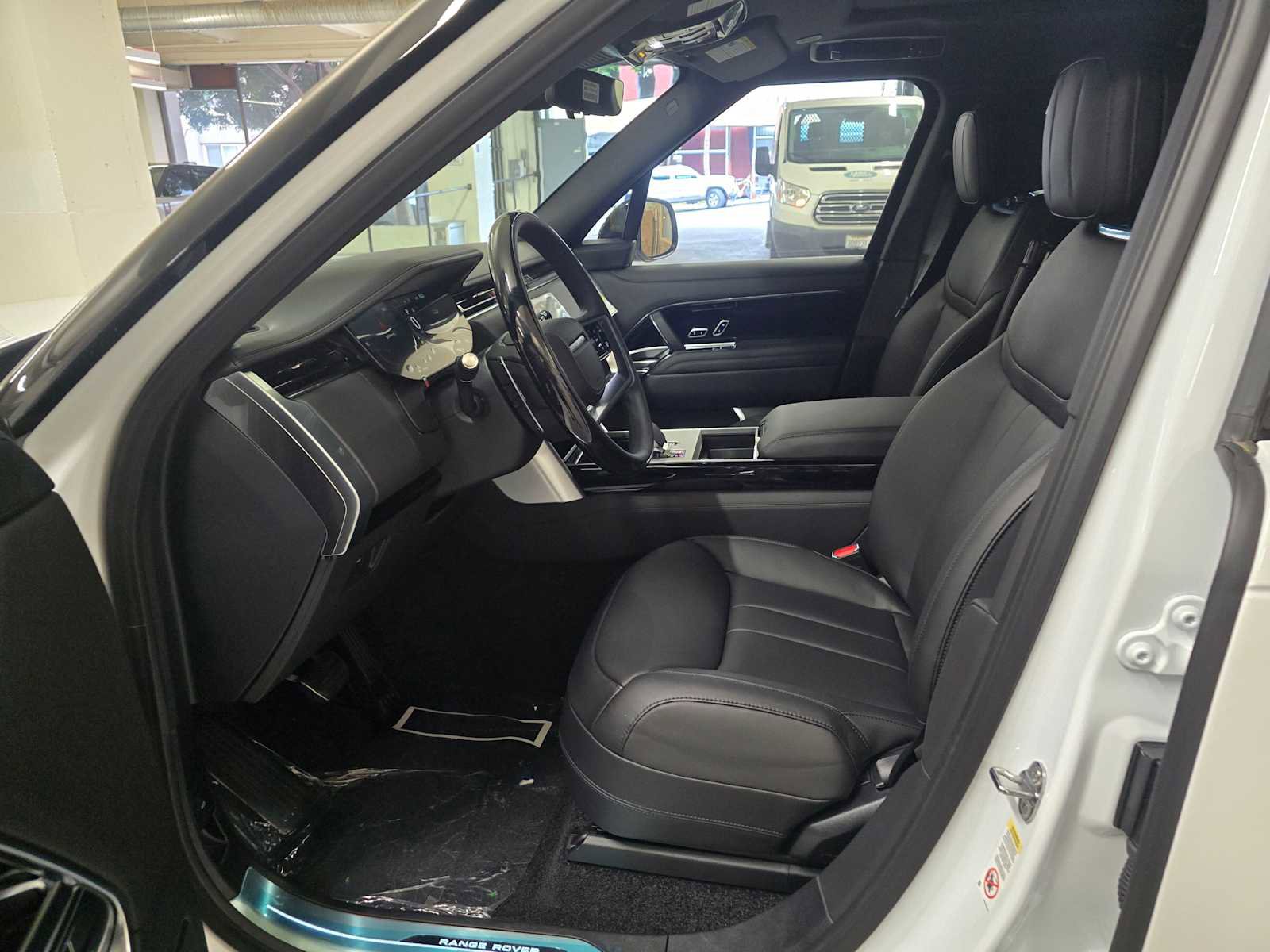 New 2026 Land Rover Range Rover SE image 22