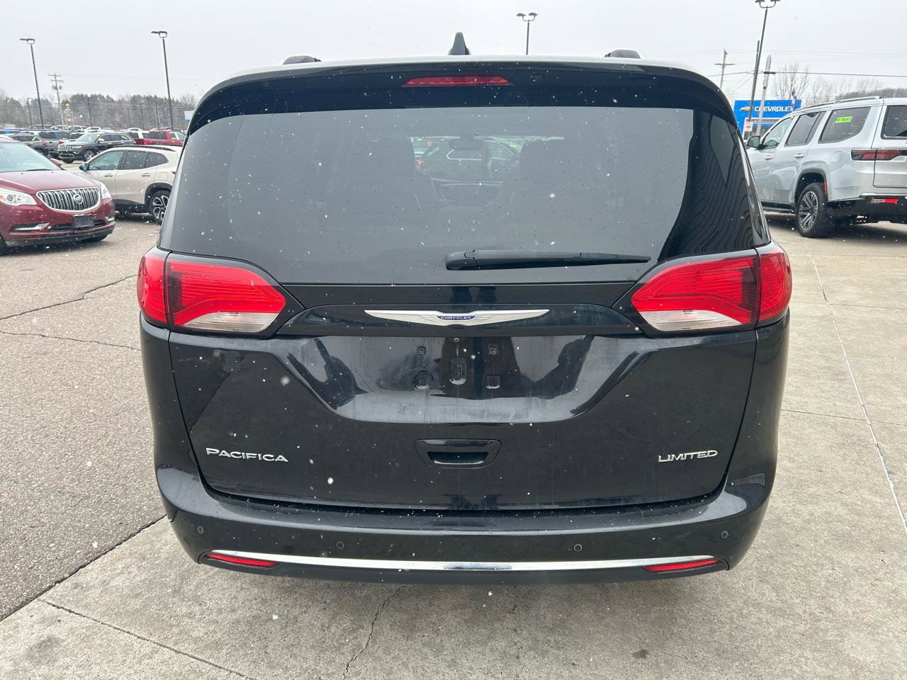 Used 2020 Chrysler Pacifica Limited image 5