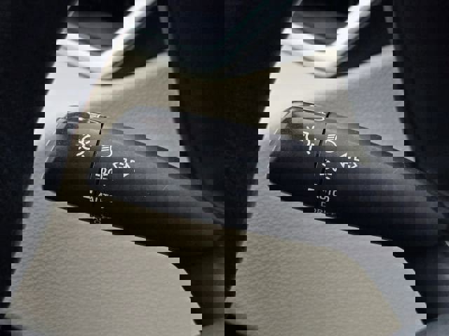 Used 2021 Toyota Corolla LE image 26