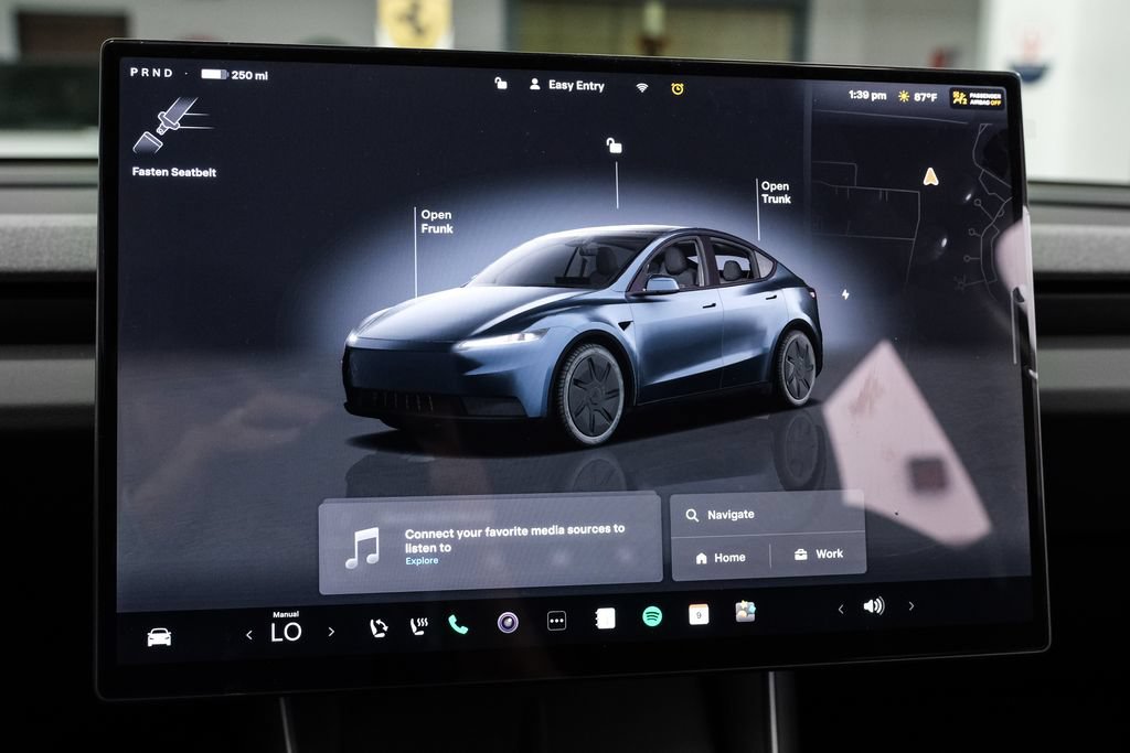 Used 2026 Tesla Model Y 2WD image 26