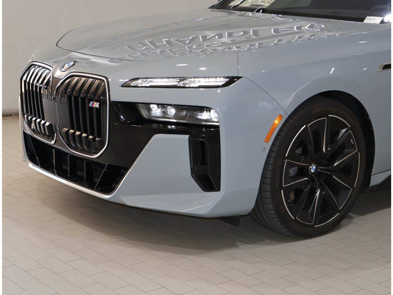 New 2026 BMW i7 M70 w/ Executive Package AWD/4WD image 2