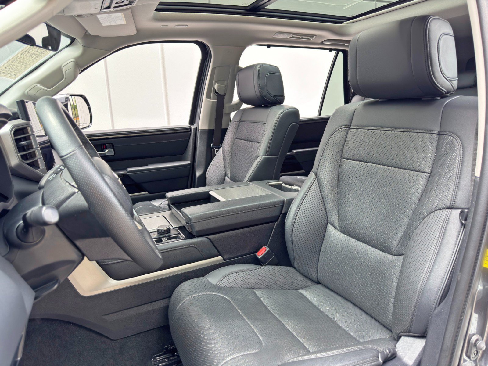 Used 2023 Toyota Sequoia Limited AWD/4WD image 40