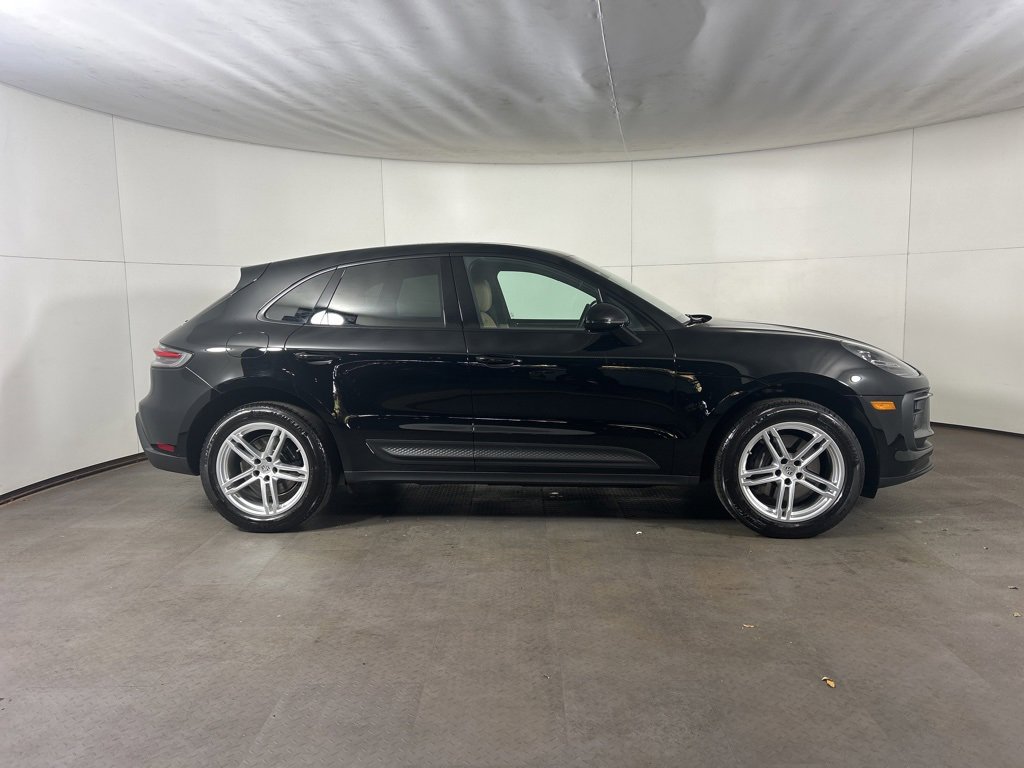 Certified 2025 Porsche Macan image 6