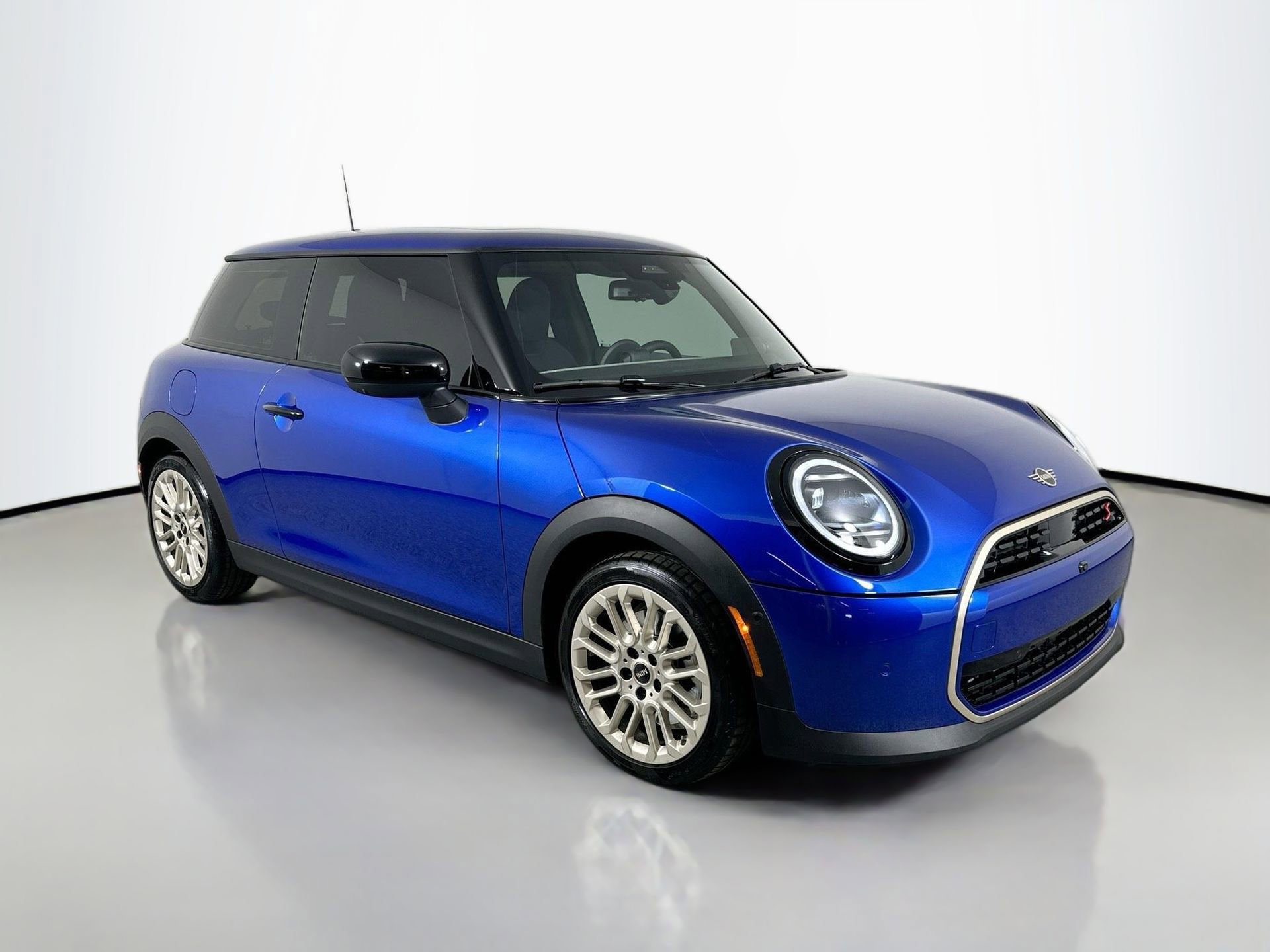 Certified 2025 MINI Cooper S image 3