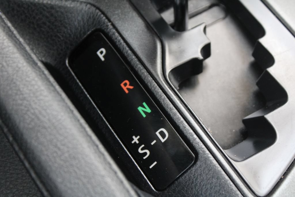 Used 2018 Toyota RAV4 LE FWD image 34