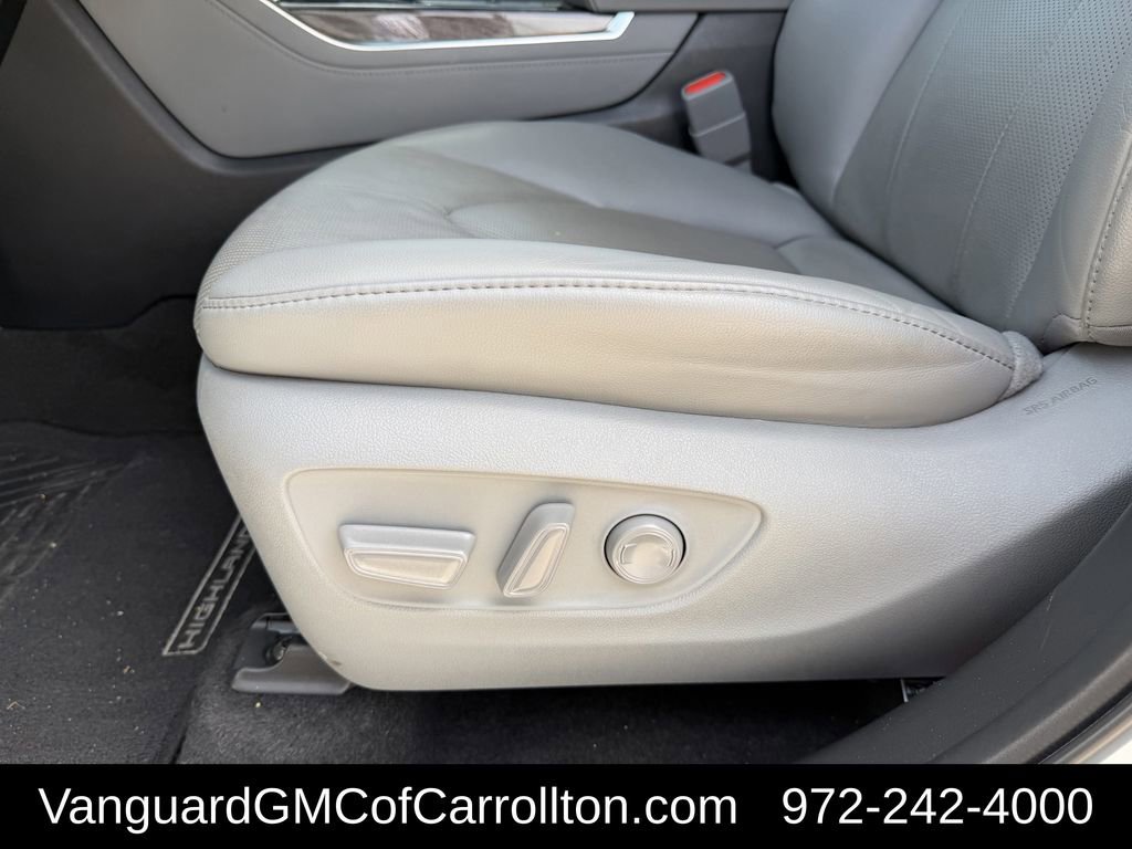 Used 2023 Toyota Highlander Limited image 29