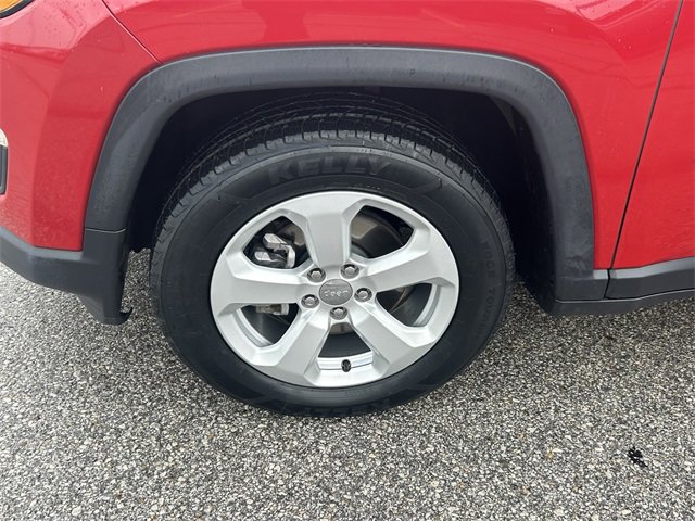 Used 2019 Jeep Compass Latitude w/ Cold Weather Group image 11