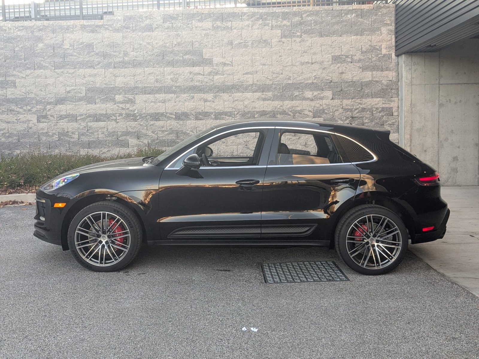 Certified 2026 Porsche Macan S AWD/4WD image 2