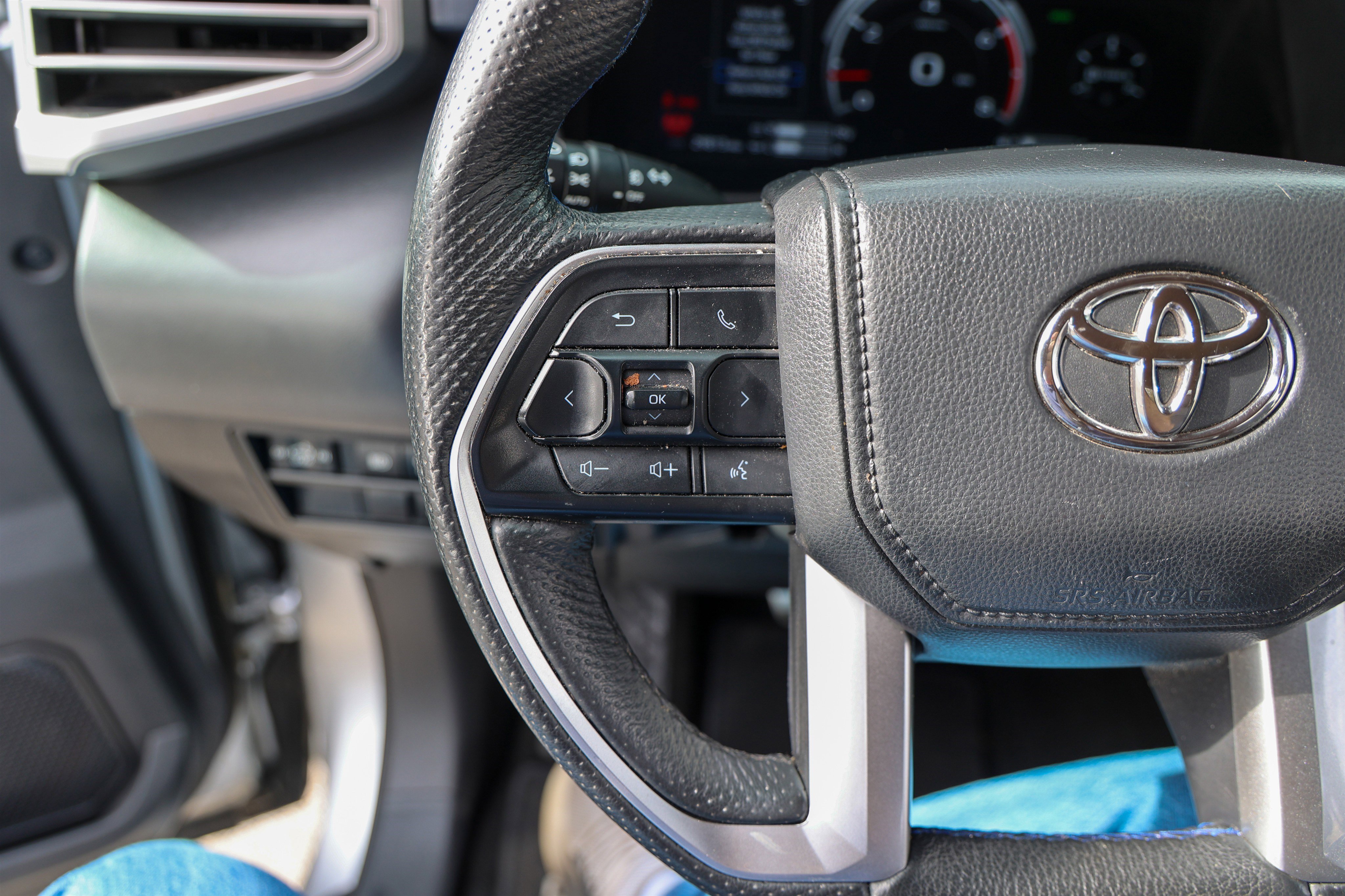 Used 2025 Toyota Tundra Platinum w/ TRD Off-Road Package image 22