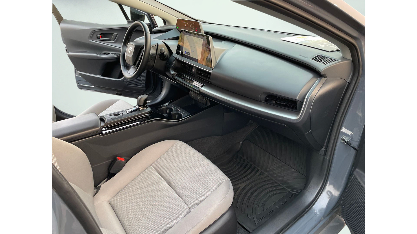 Certified 2025 Toyota Prius LE AWD/4WD image 16